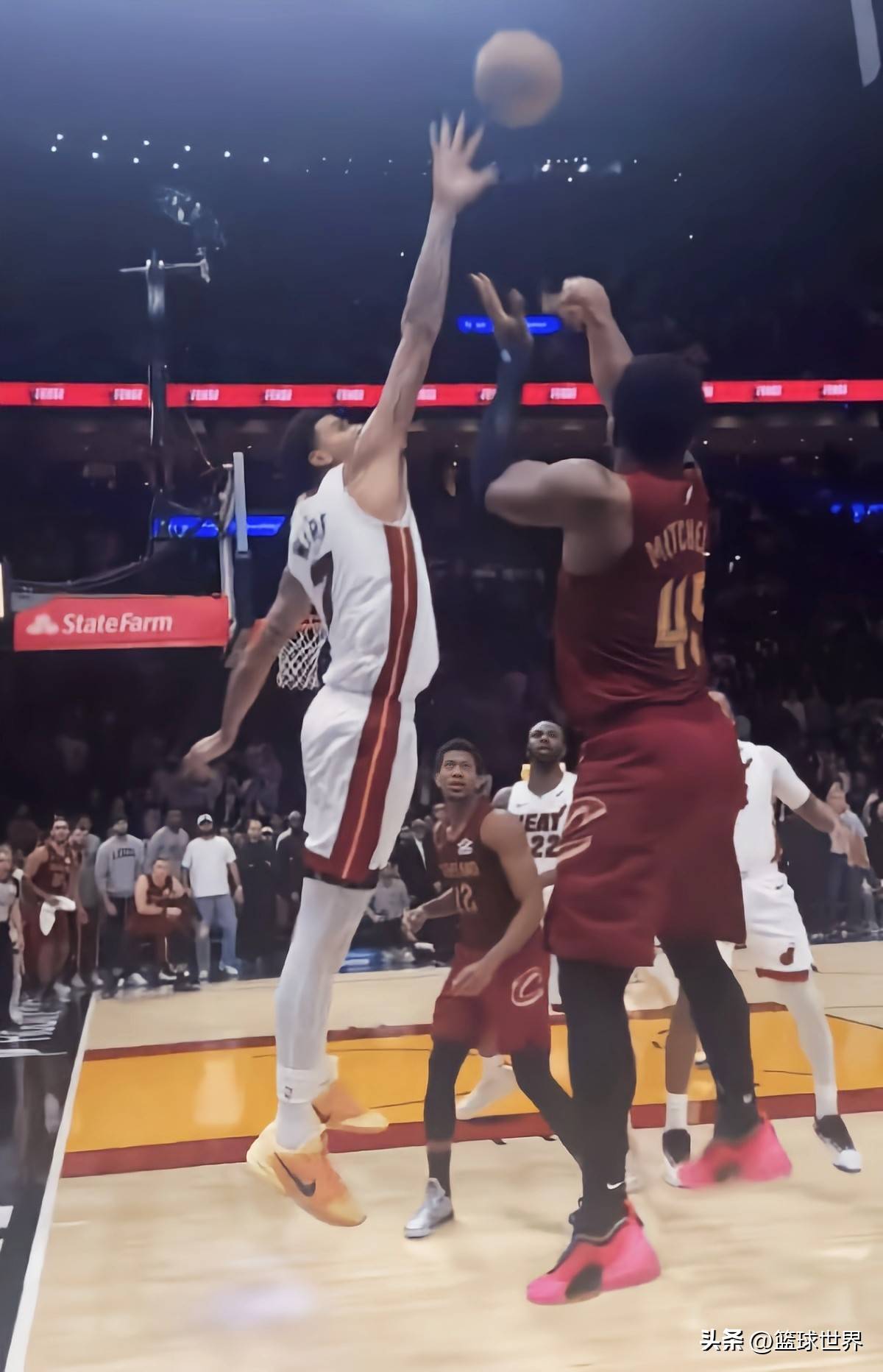 NG大舞台赛前体能课后，迈阿密热火绝杀压哨备战全明星赛，媒体盛赞，身体对抗强度拉满的简单介绍